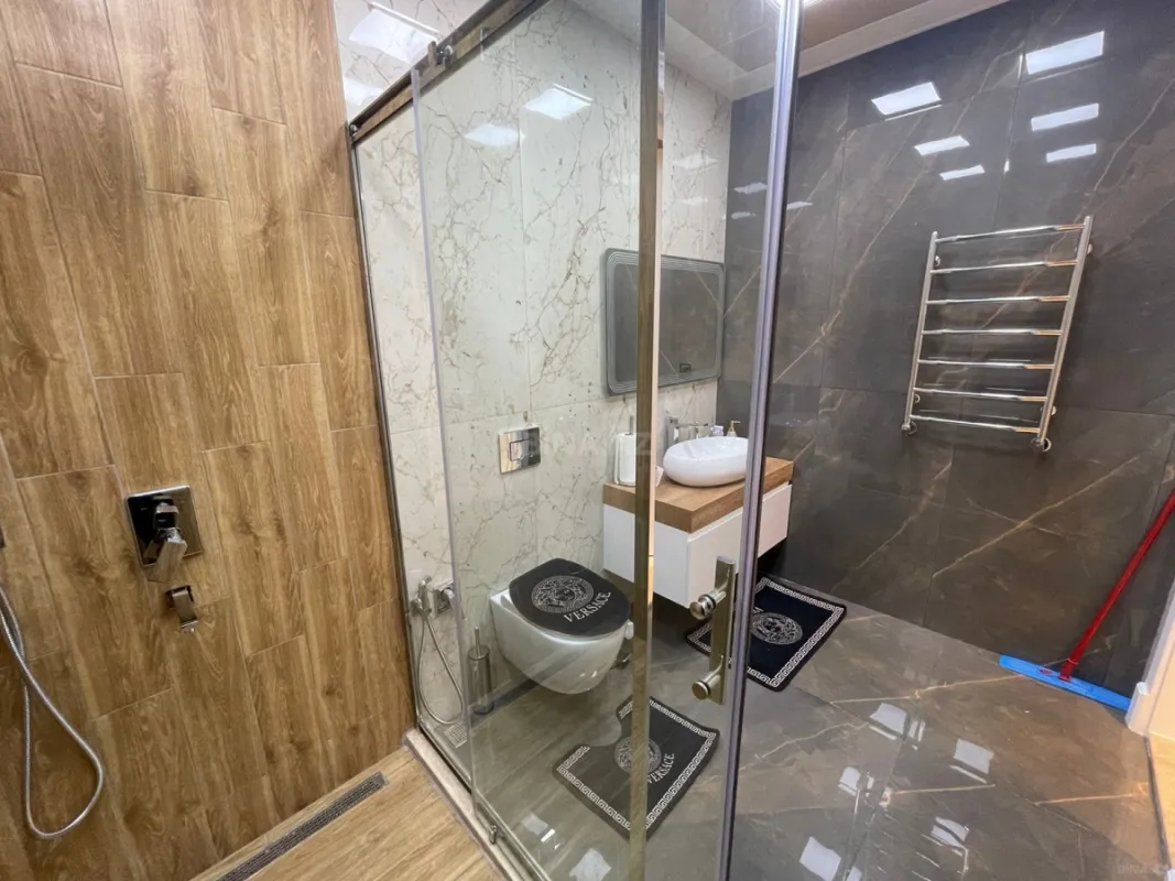 Kirayə verilir 4 otaqlı həyət evi 240 m²