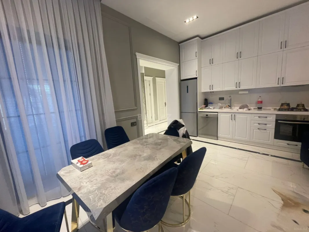 Kirayə verilir 4 otaqlı həyət evi 240 m²