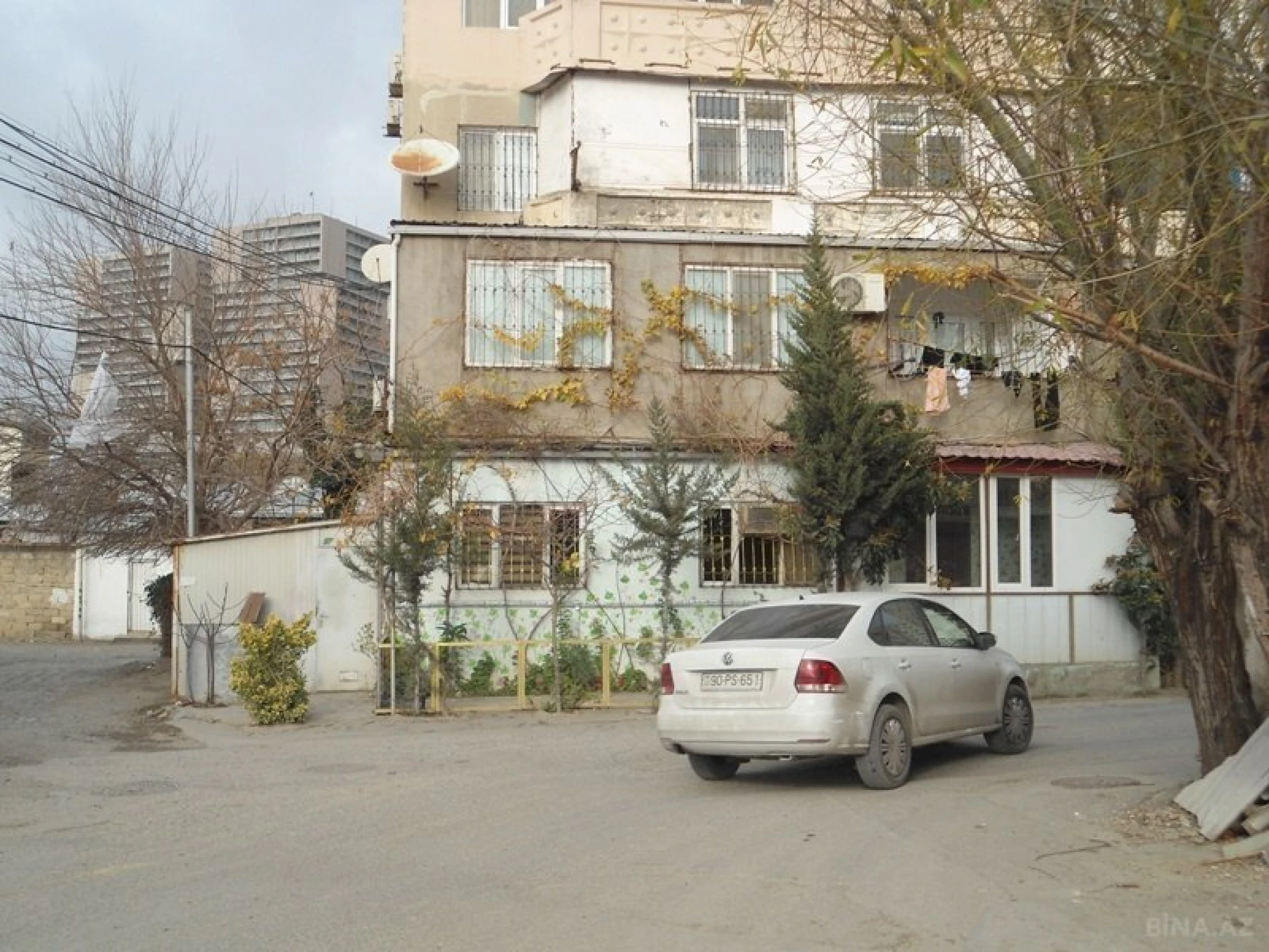 Satılır 4 otaqlı mənzil 112 m²