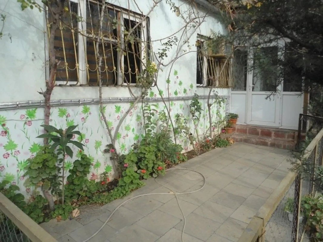 Satılır 4 otaqlı mənzil 112 m²