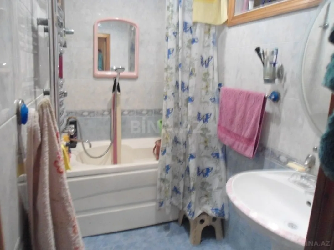 Satılır 4 otaqlı mənzil 112 m²