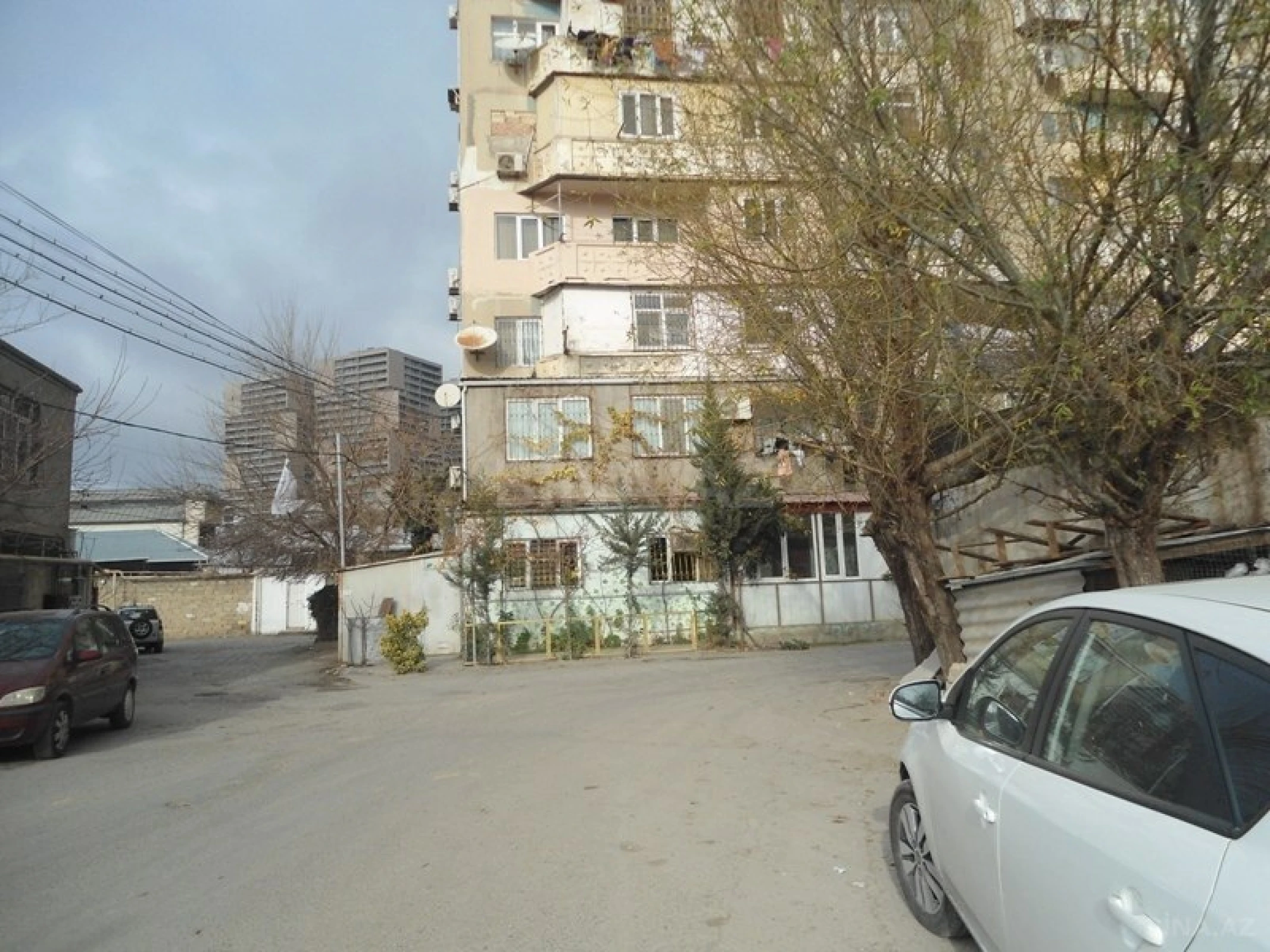 Satılır 4 otaqlı mənzil 112 m²