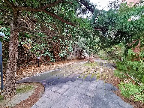 Satılır 7 otaqlı həyət evi 460 m²