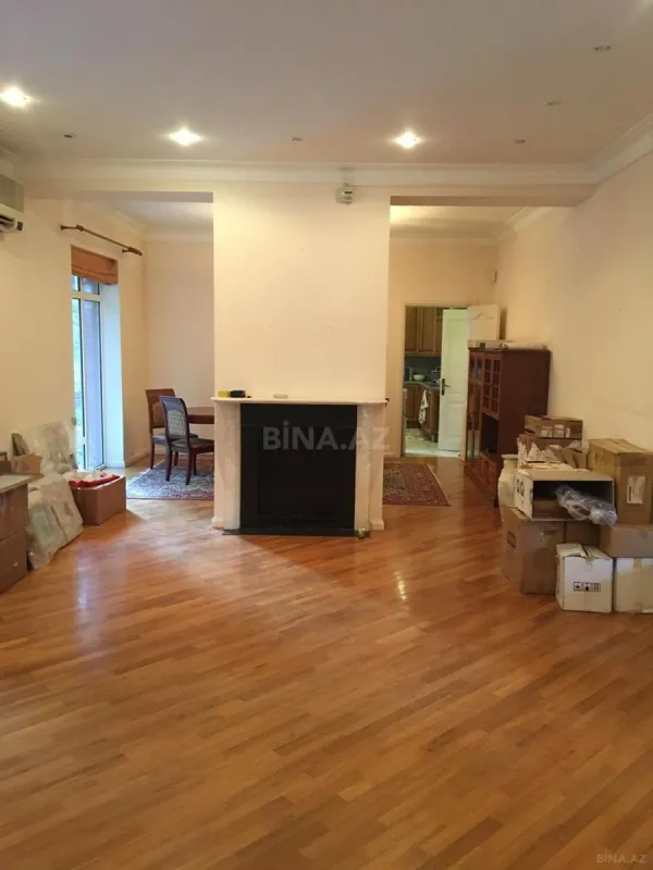 Satılır 7 otaqlı həyət evi 460 m²