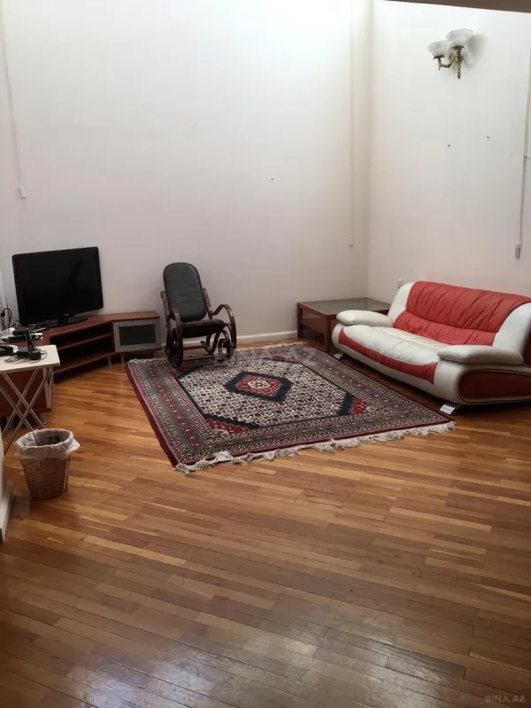 Satılır 7 otaqlı həyət evi 460 m²