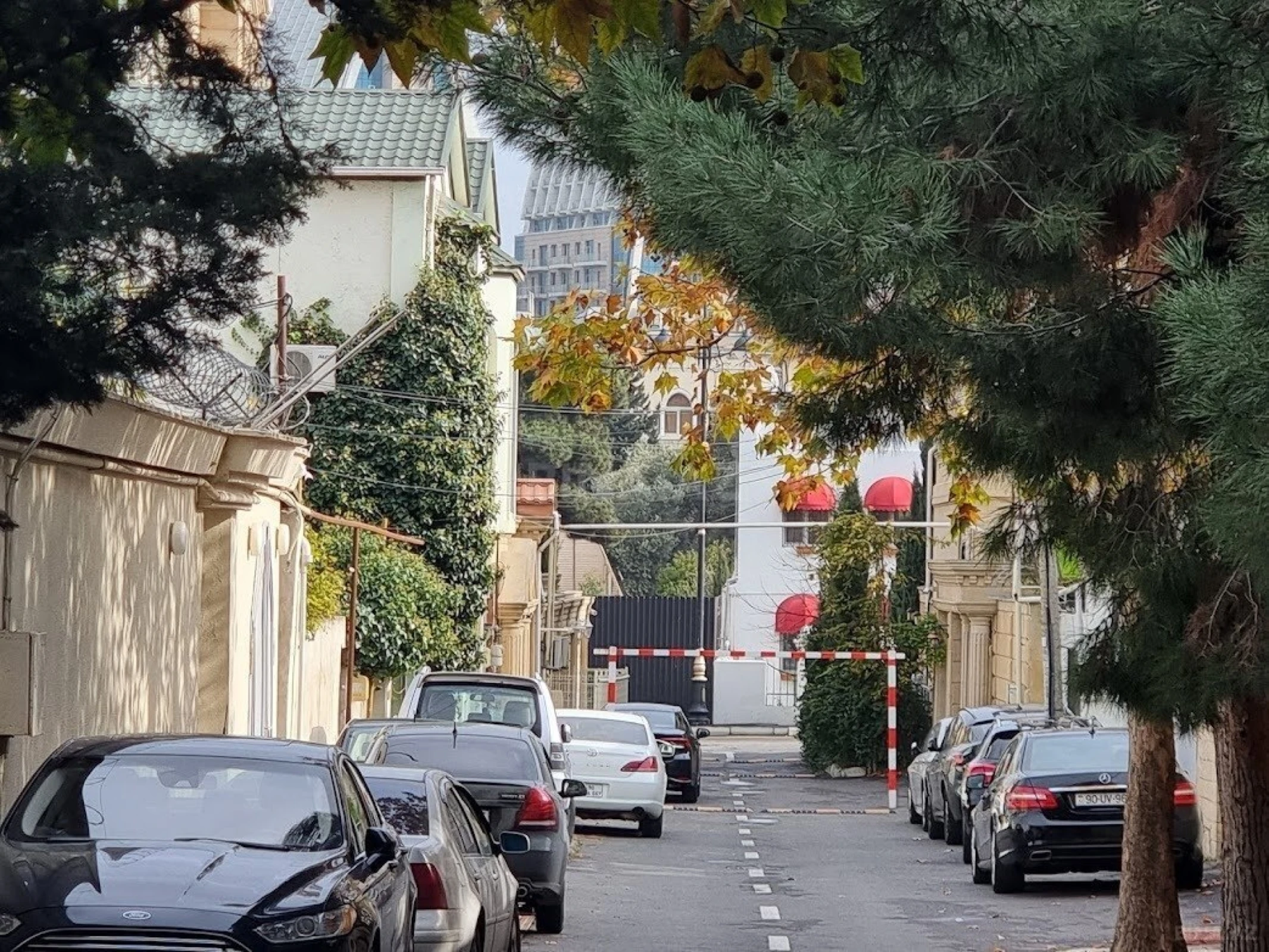 Satılır 7 otaqlı həyət evi 460 m²