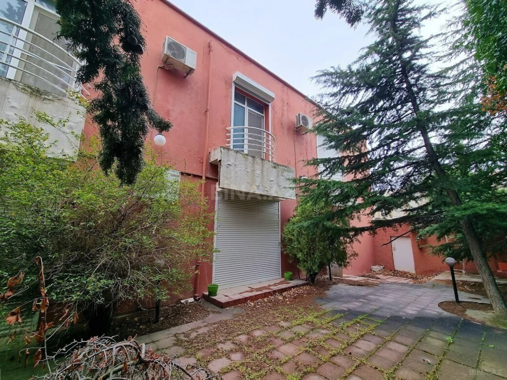 Satılır 7 otaqlı həyət evi 460 m²
