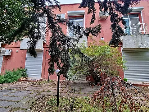 Satılır 7 otaqlı həyət evi 460 m²