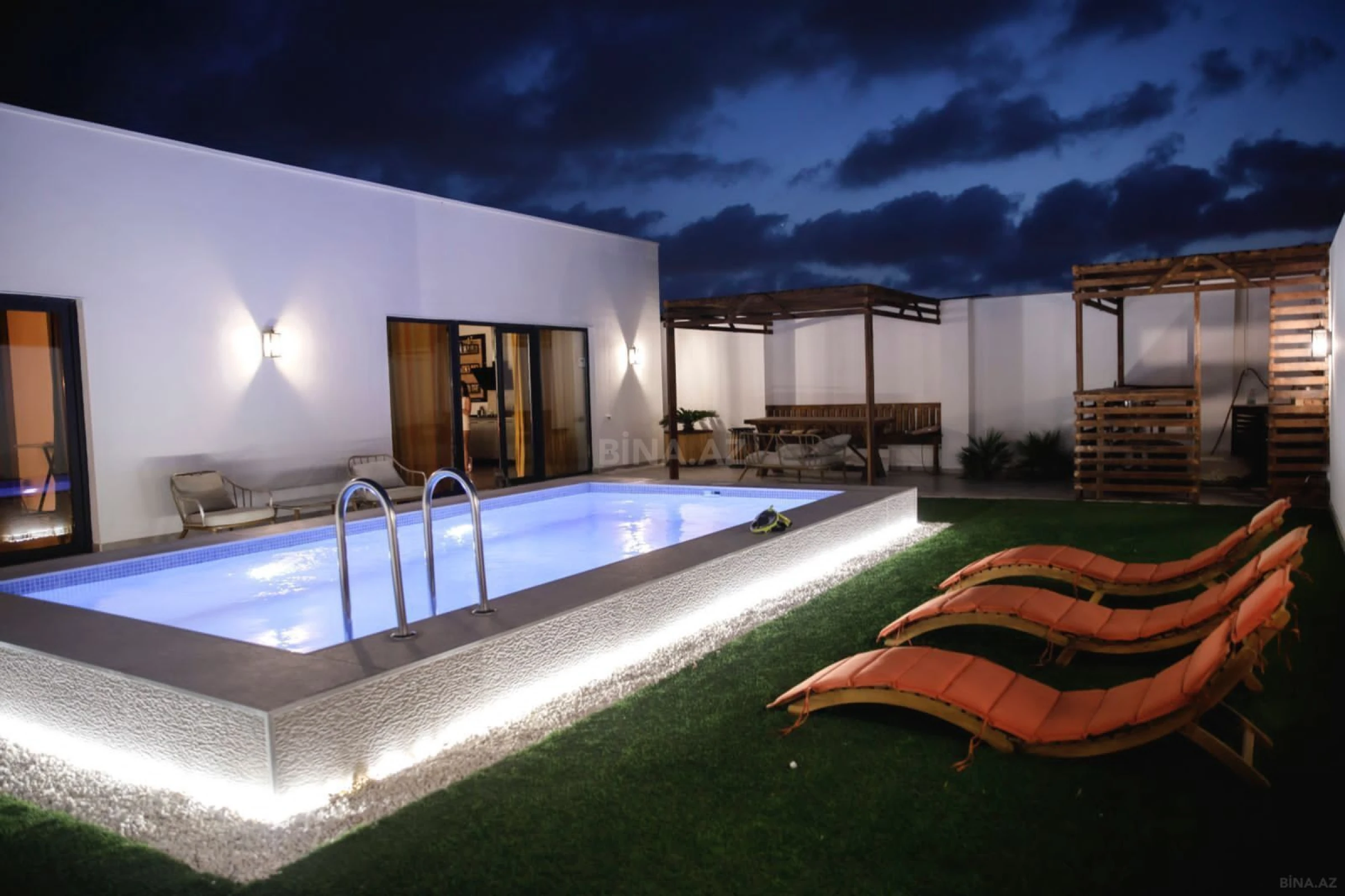 Kirayə verilir 3 otaqlı həyət evi 160 m²