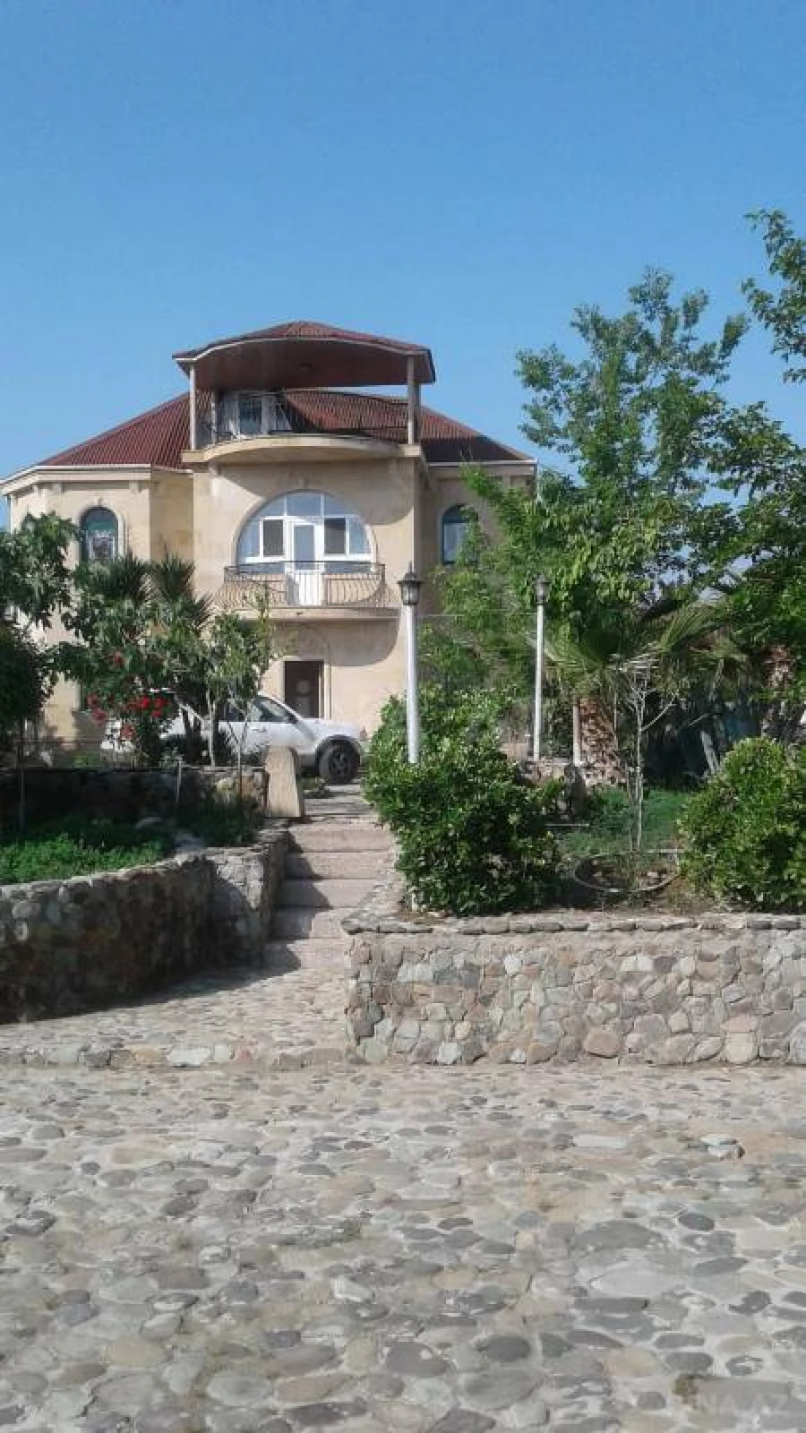 Satılır 5 otaqlı həyət evi 340 m²