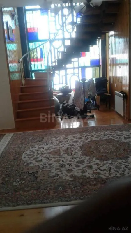 Satılır 5 otaqlı həyət evi 340 m²