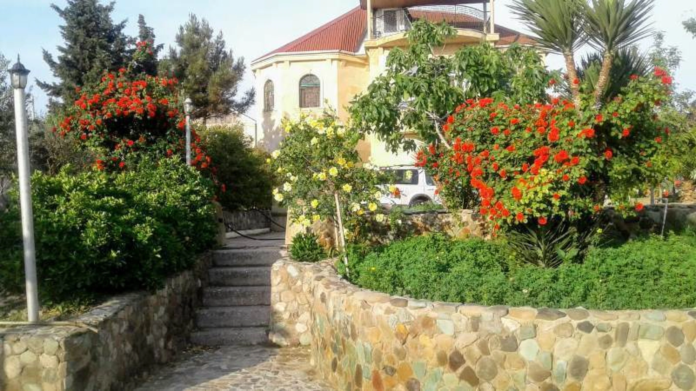 Satılır 5 otaqlı həyət evi 340 m²