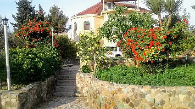 Satılır 5 otaqlı həyət evi 340 m²