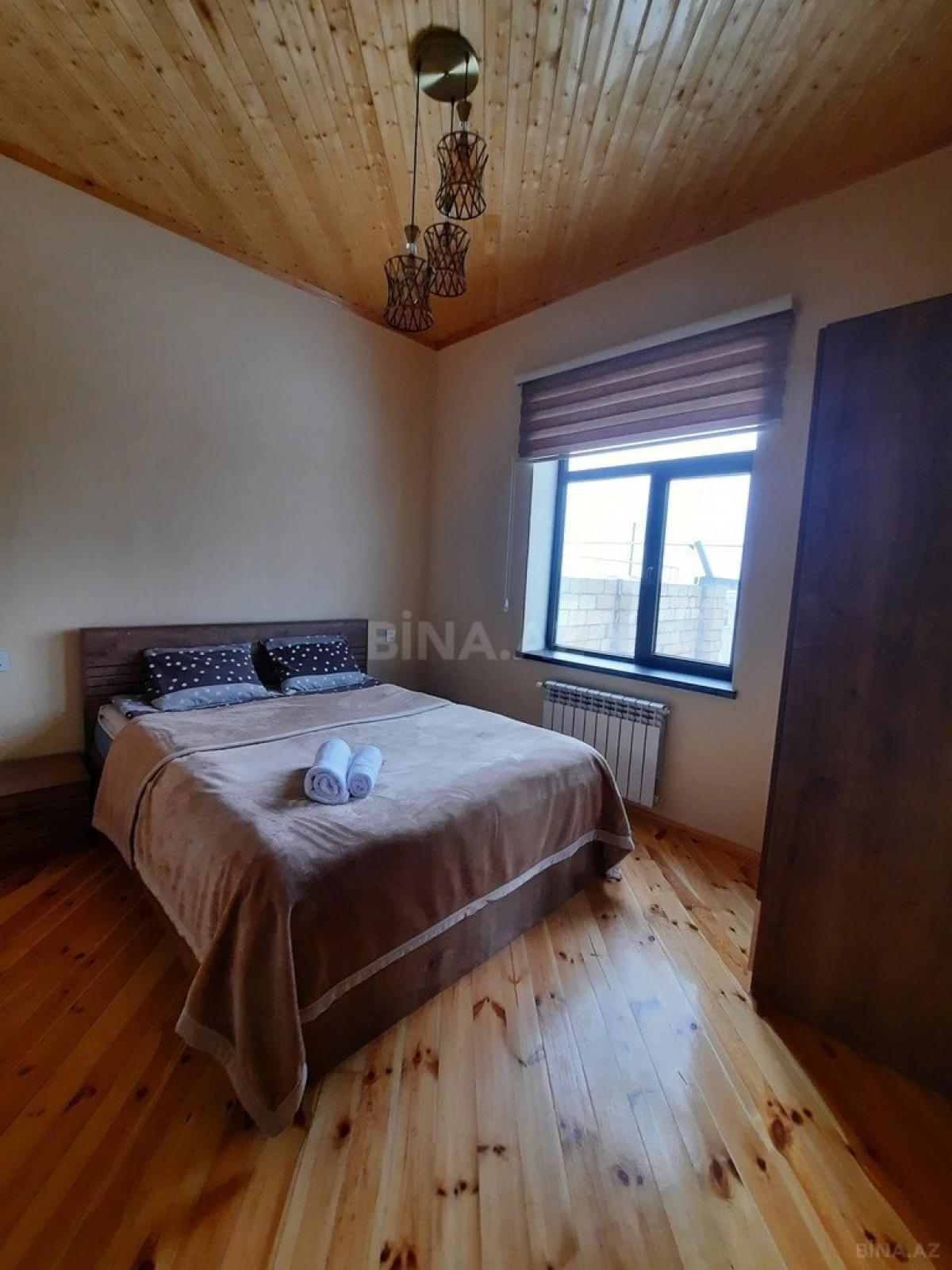 Kirayə verilir 8 otaqlı həyət evi 242 m²