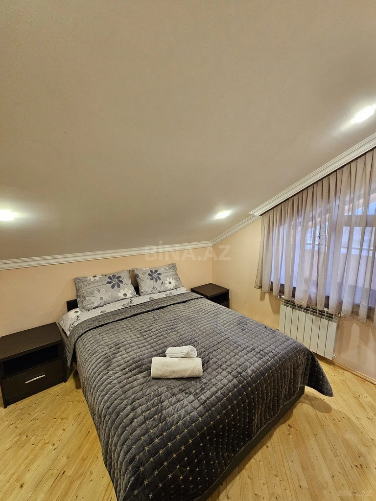 Kirayə verilir 8 otaqlı həyət evi 242 m²