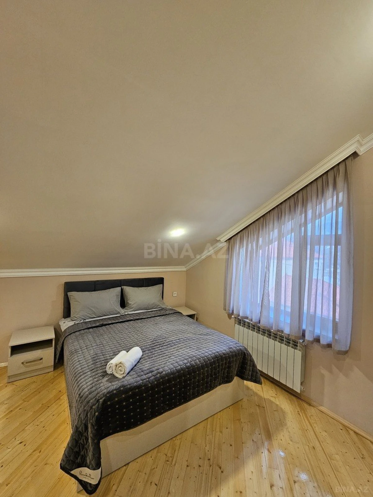 Kirayə verilir 8 otaqlı həyət evi 242 m²
