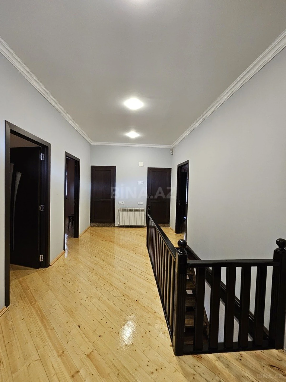 Kirayə verilir 8 otaqlı həyət evi 242 m²