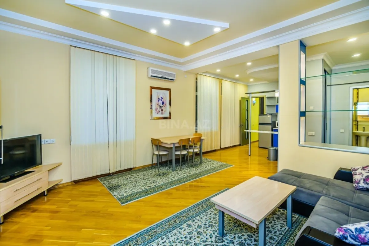 Kirayə verilir 2 otaqlı mənzil 70 m²