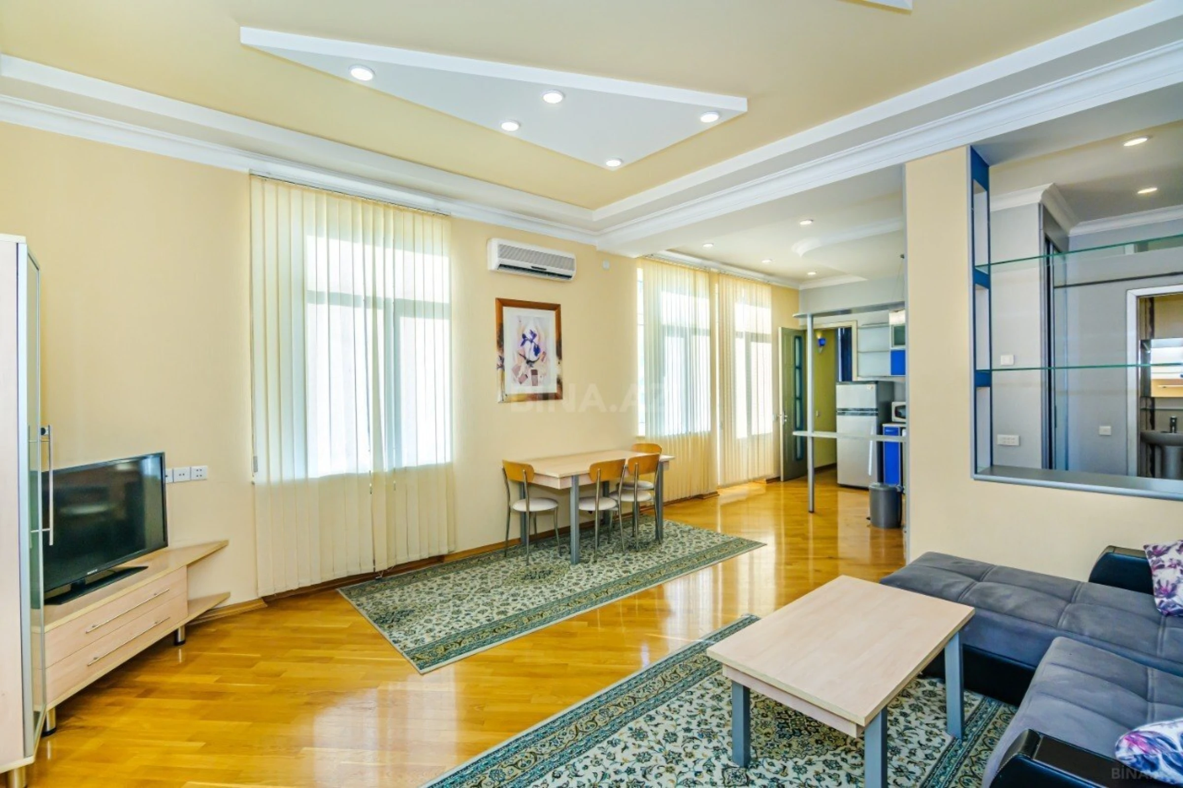 Kirayə verilir 2 otaqlı mənzil 70 m²