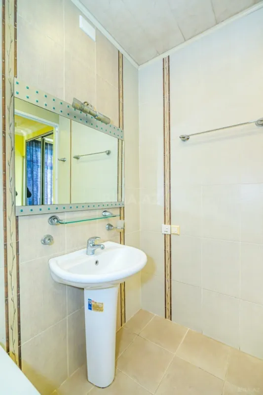 Kirayə verilir 2 otaqlı mənzil 70 m²