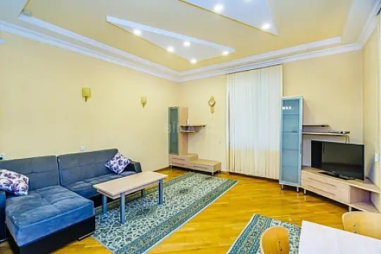 Kirayə verilir 2 otaqlı mənzil 70 m²
