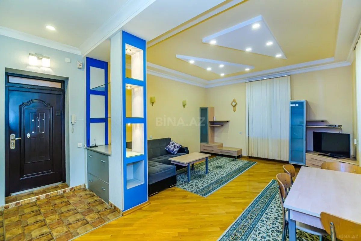 Kirayə verilir 2 otaqlı mənzil 70 m²