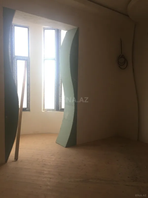 Satılır həyət evi 580 m²