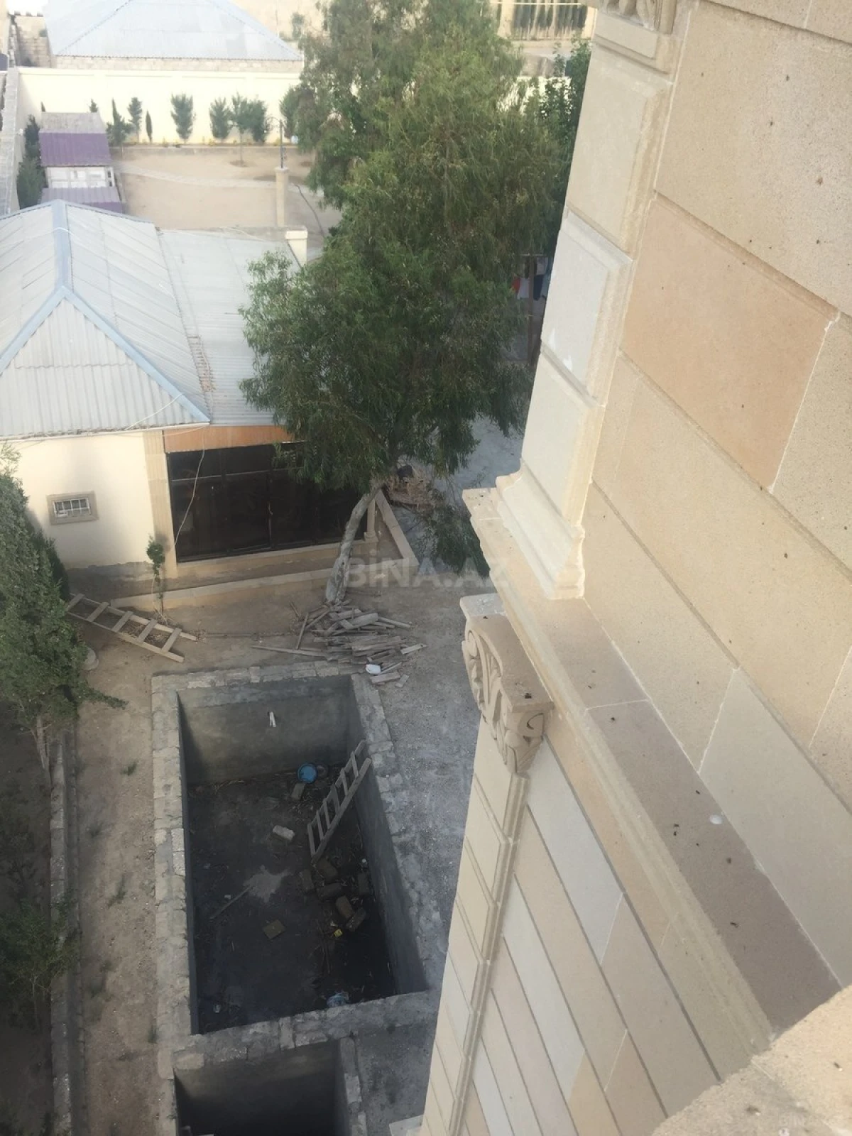 Satılır həyət evi 580 m²