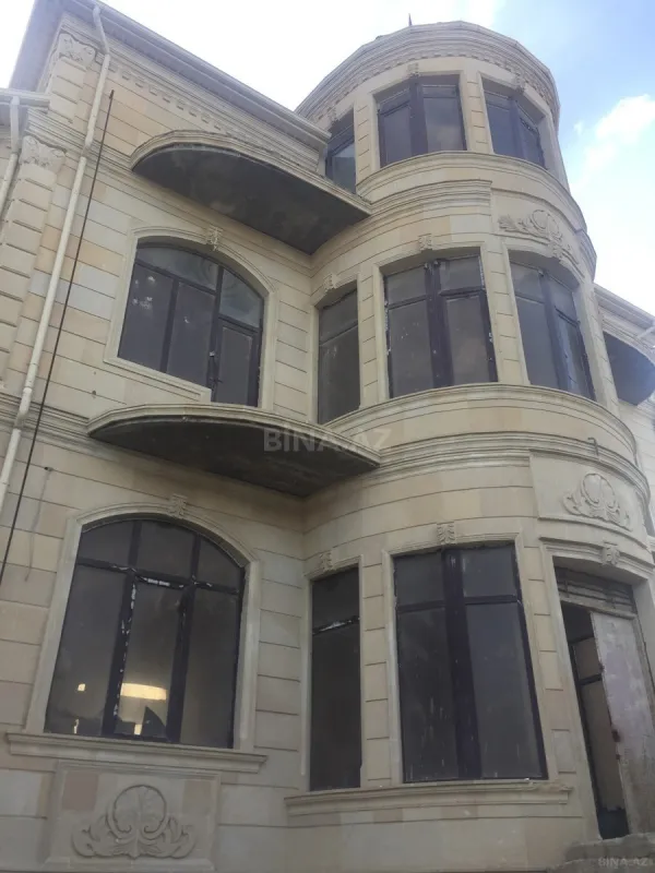 Satılır həyət evi 580 m²