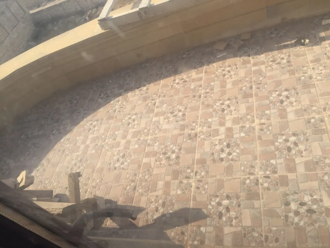 Satılır həyət evi 580 m²