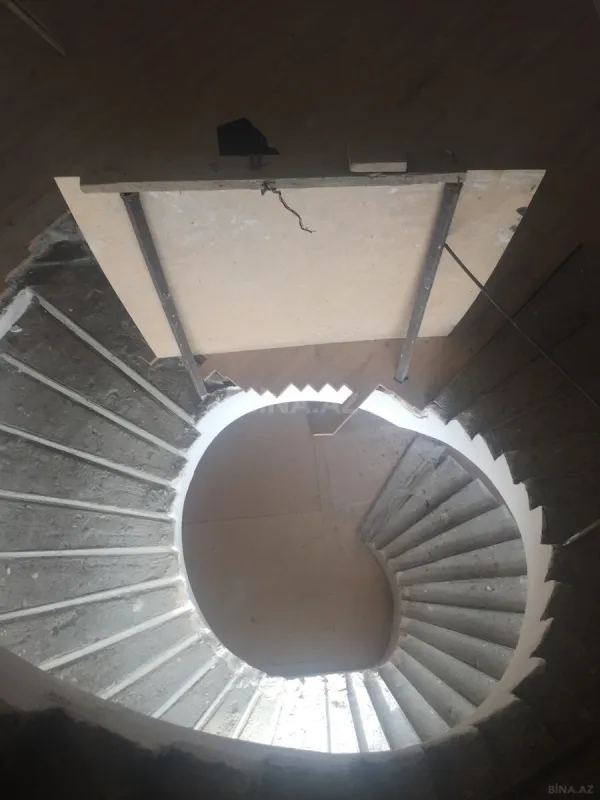 Satılır həyət evi 580 m²