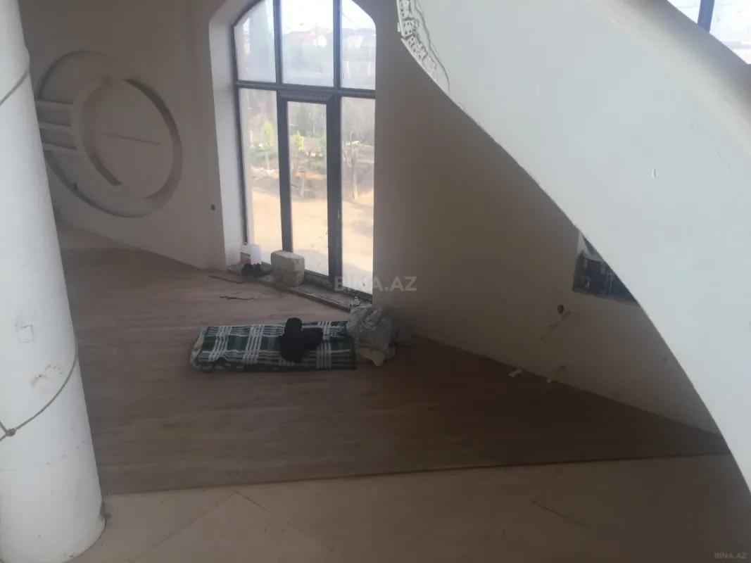 Satılır həyət evi 580 m²