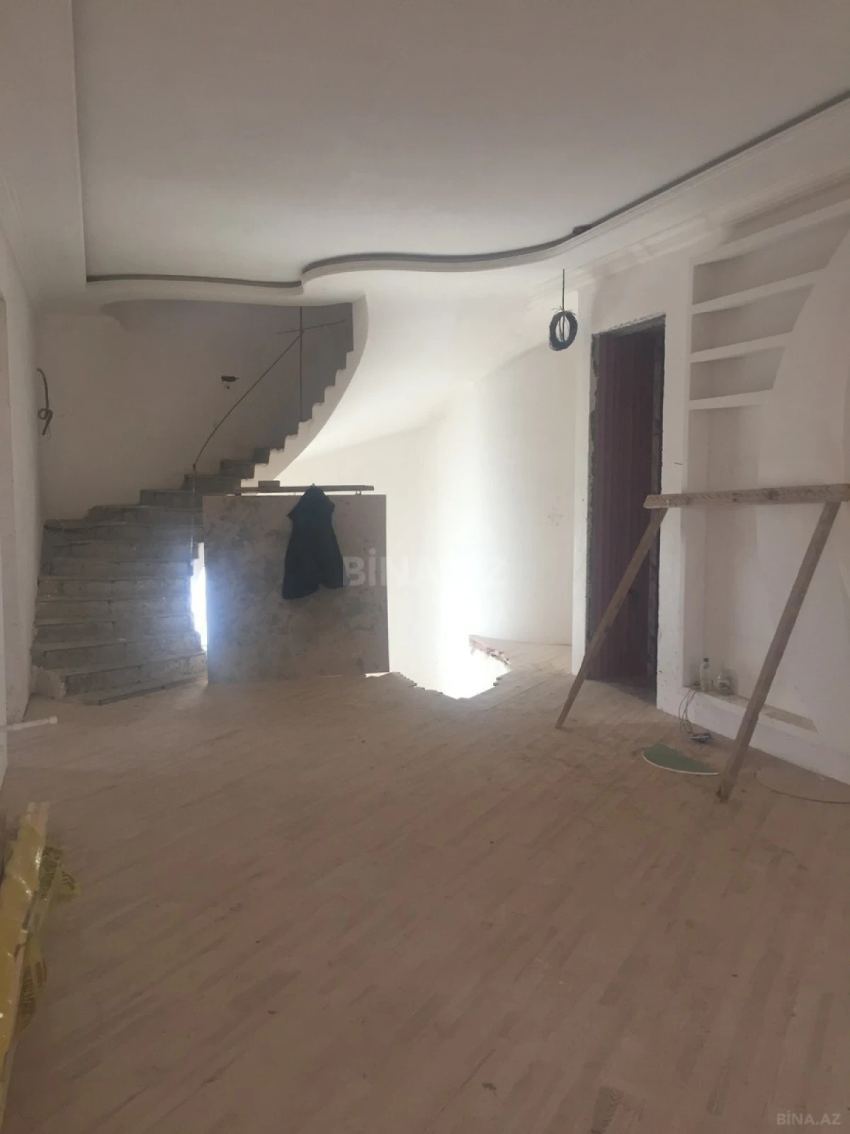 Satılır həyət evi 580 m²