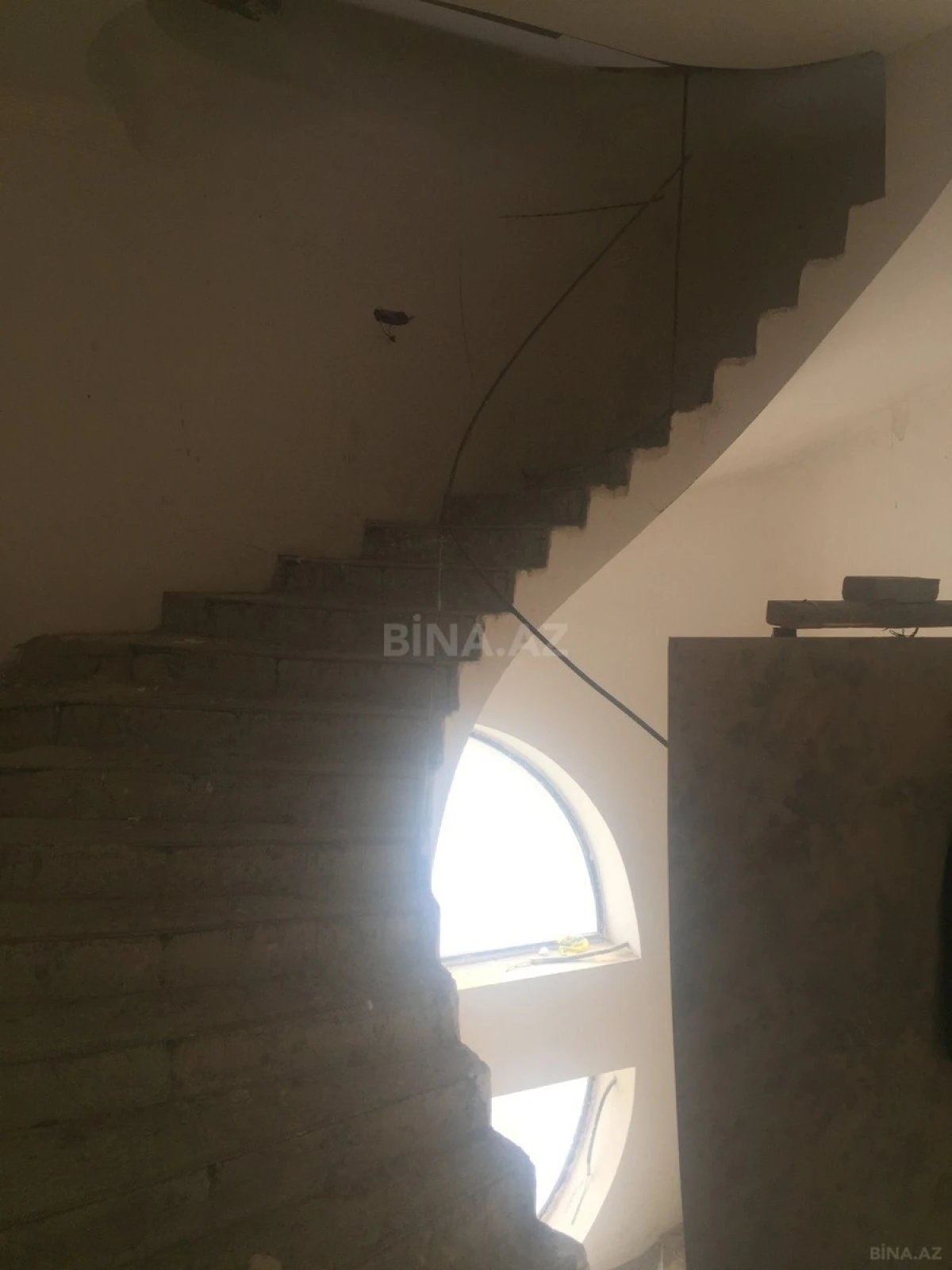 Satılır həyət evi 580 m²