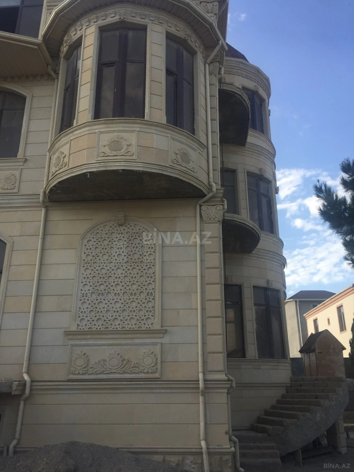 Satılır həyət evi 580 m²
