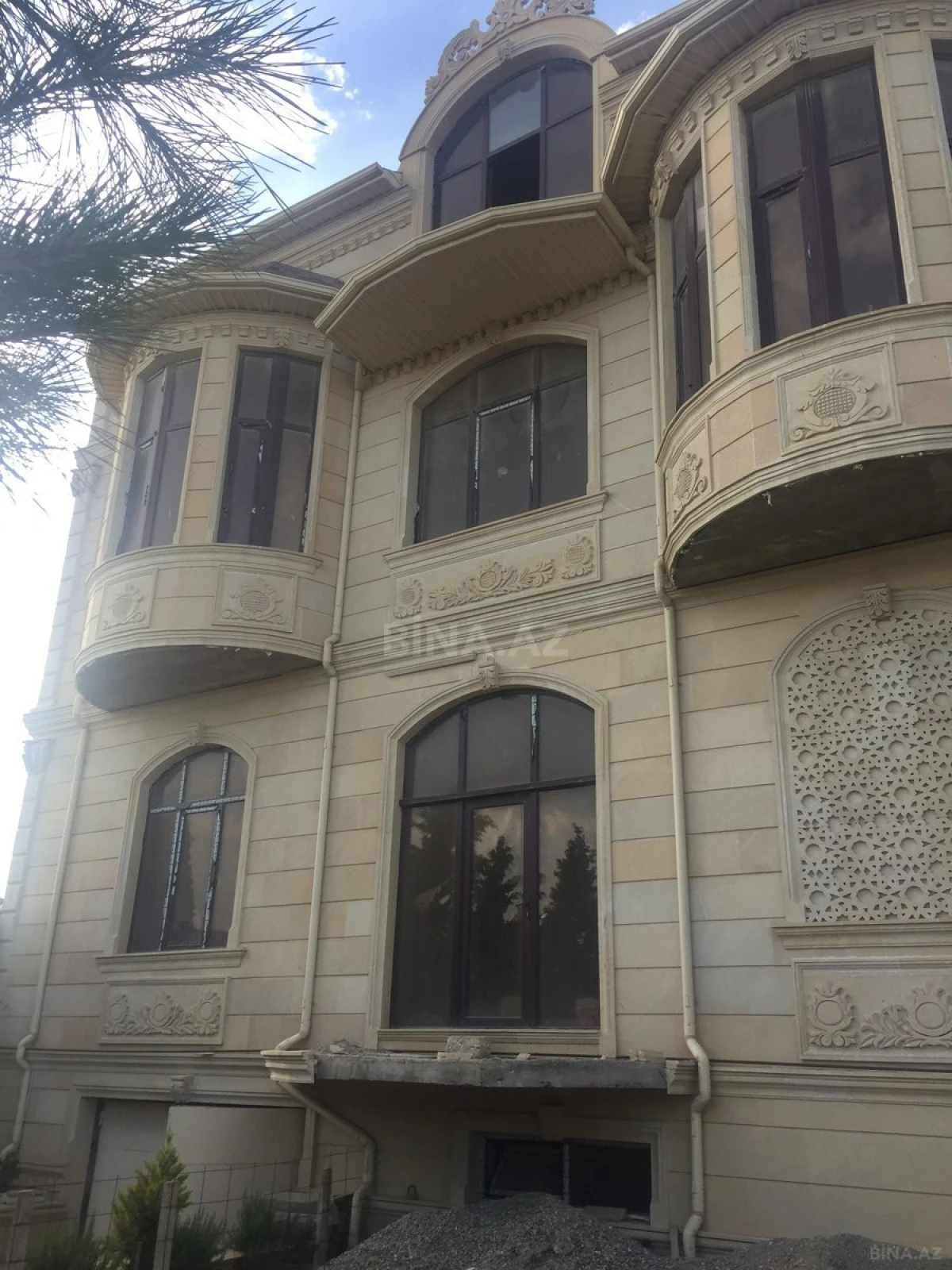 Satılır həyət evi 580 m²