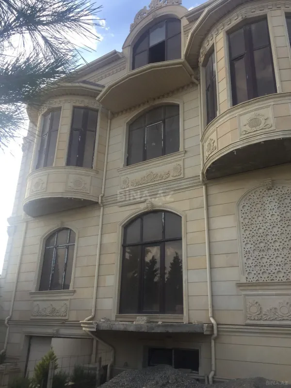 Satılır həyət evi 580 m²