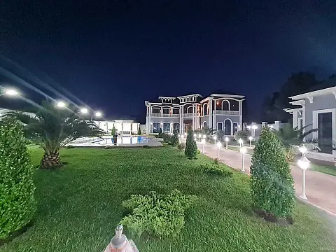 Kirayə verilir 6 otaqlı həyət evi 400 m²