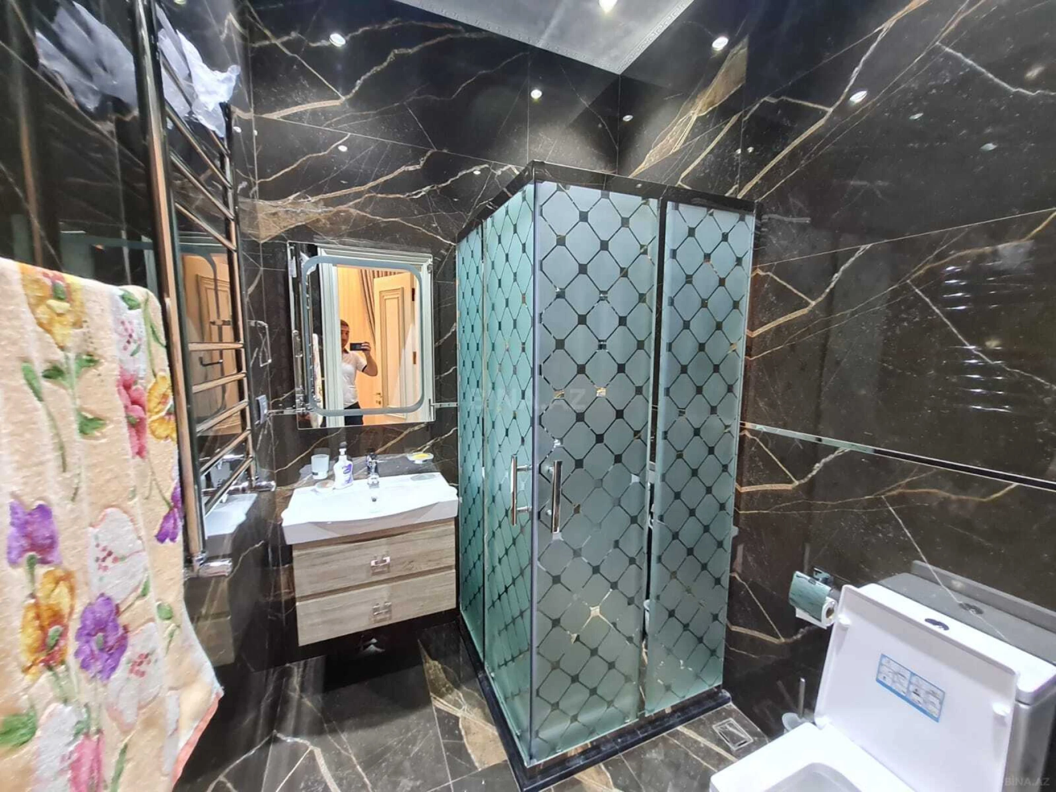 Kirayə verilir 6 otaqlı həyət evi 400 m²