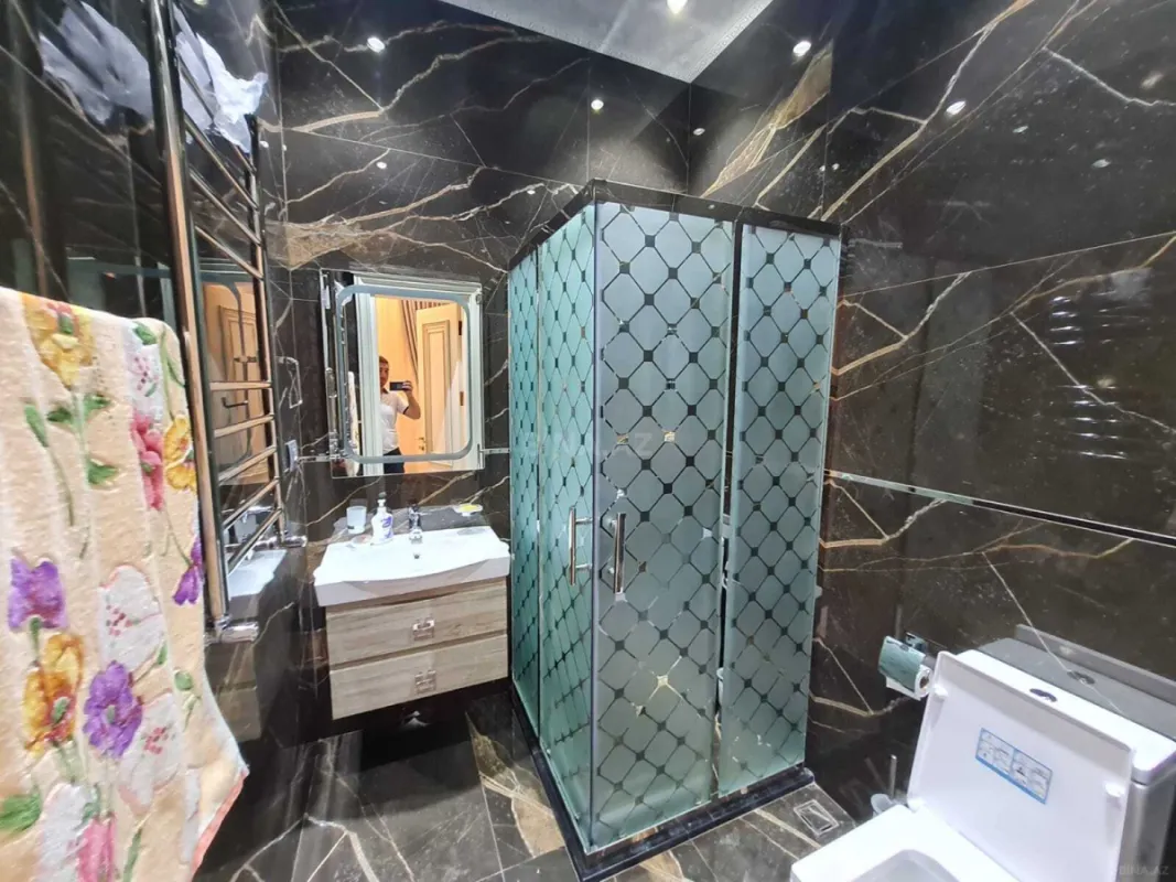 Kirayə verilir 6 otaqlı həyət evi 400 m²