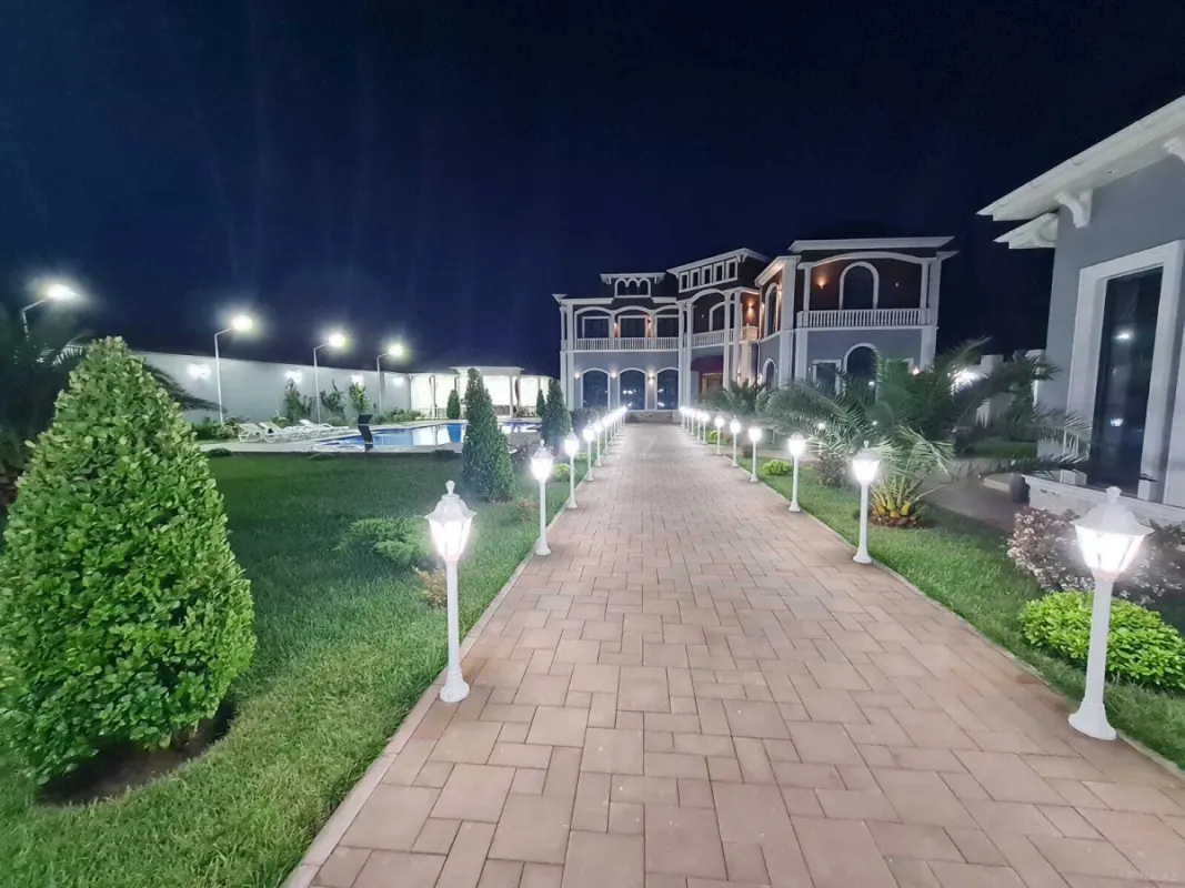 Kirayə verilir 6 otaqlı həyət evi 400 m²