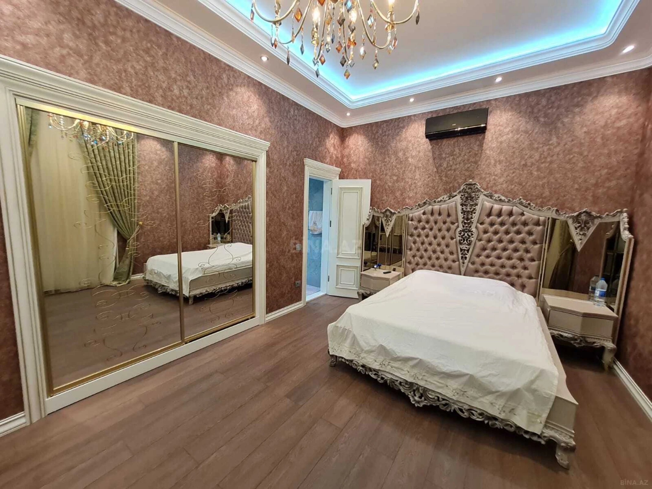 Kirayə verilir 6 otaqlı həyət evi 400 m²