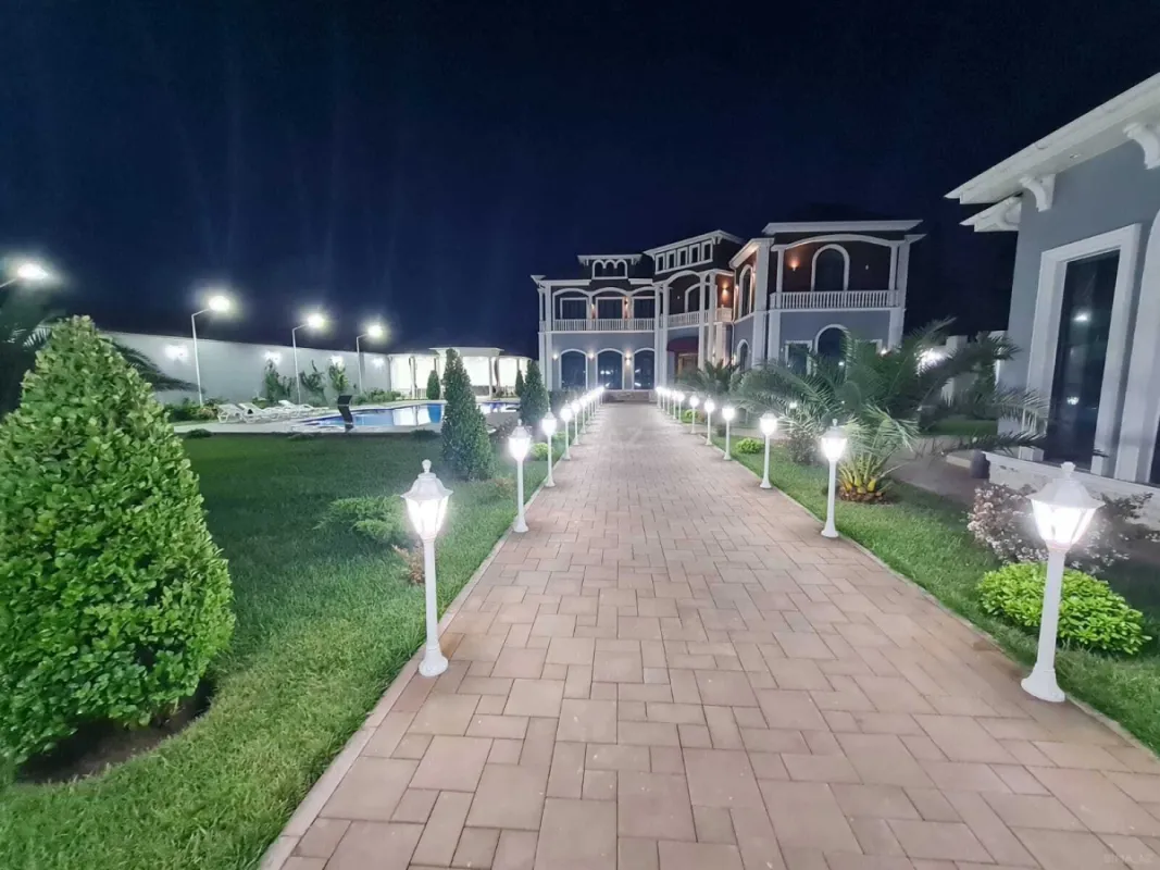 Kirayə verilir 6 otaqlı həyət evi 400 m²