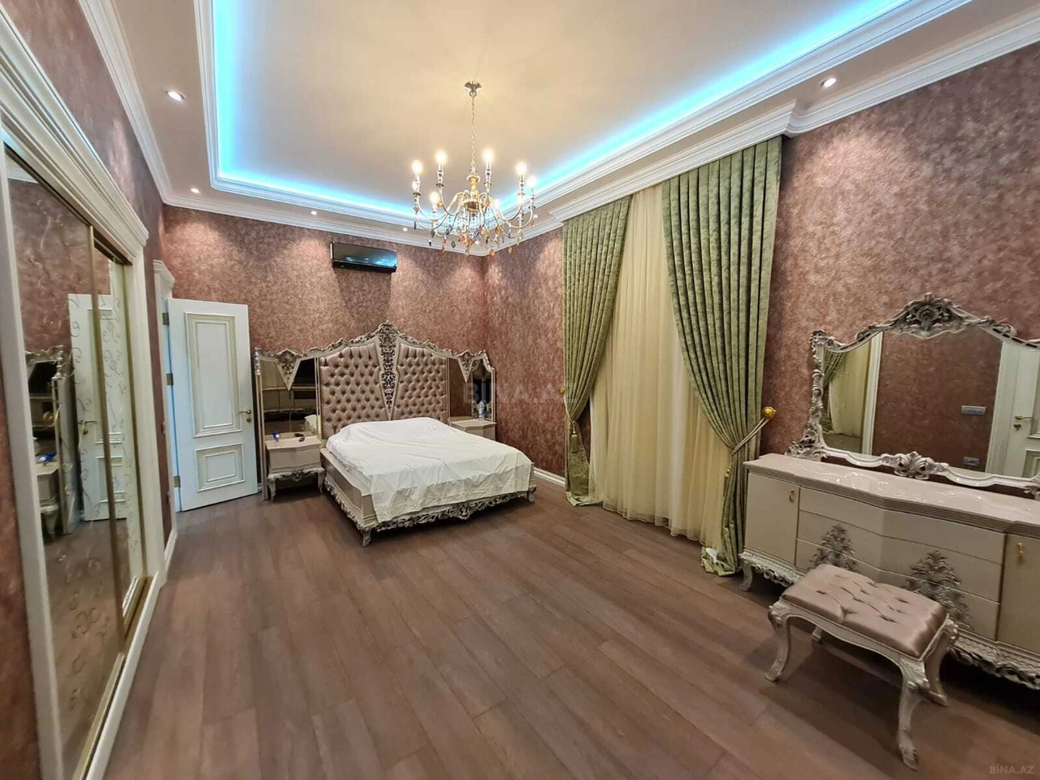 Kirayə verilir 6 otaqlı həyət evi 400 m²