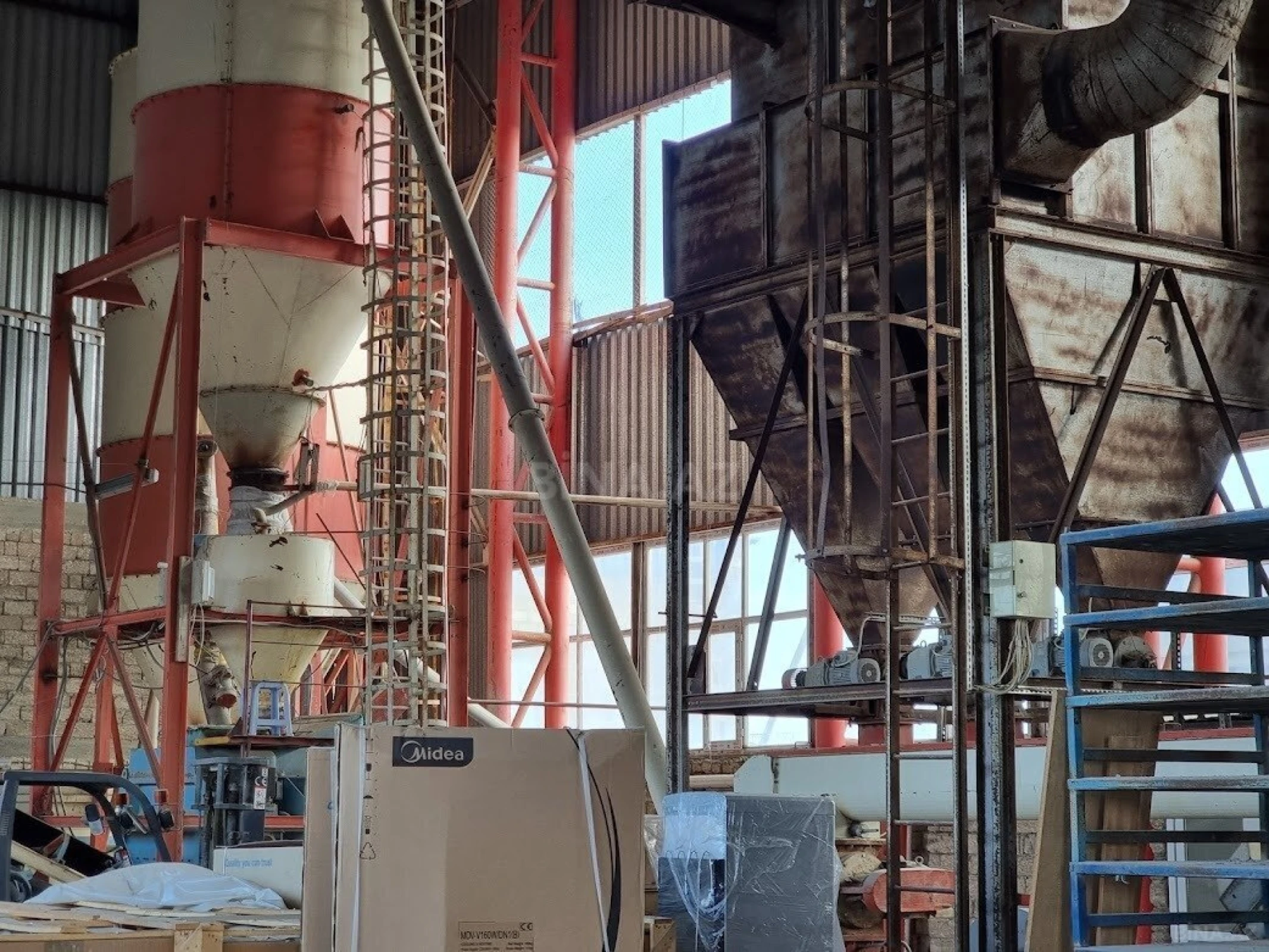 Satılır obyekt 3000 m²