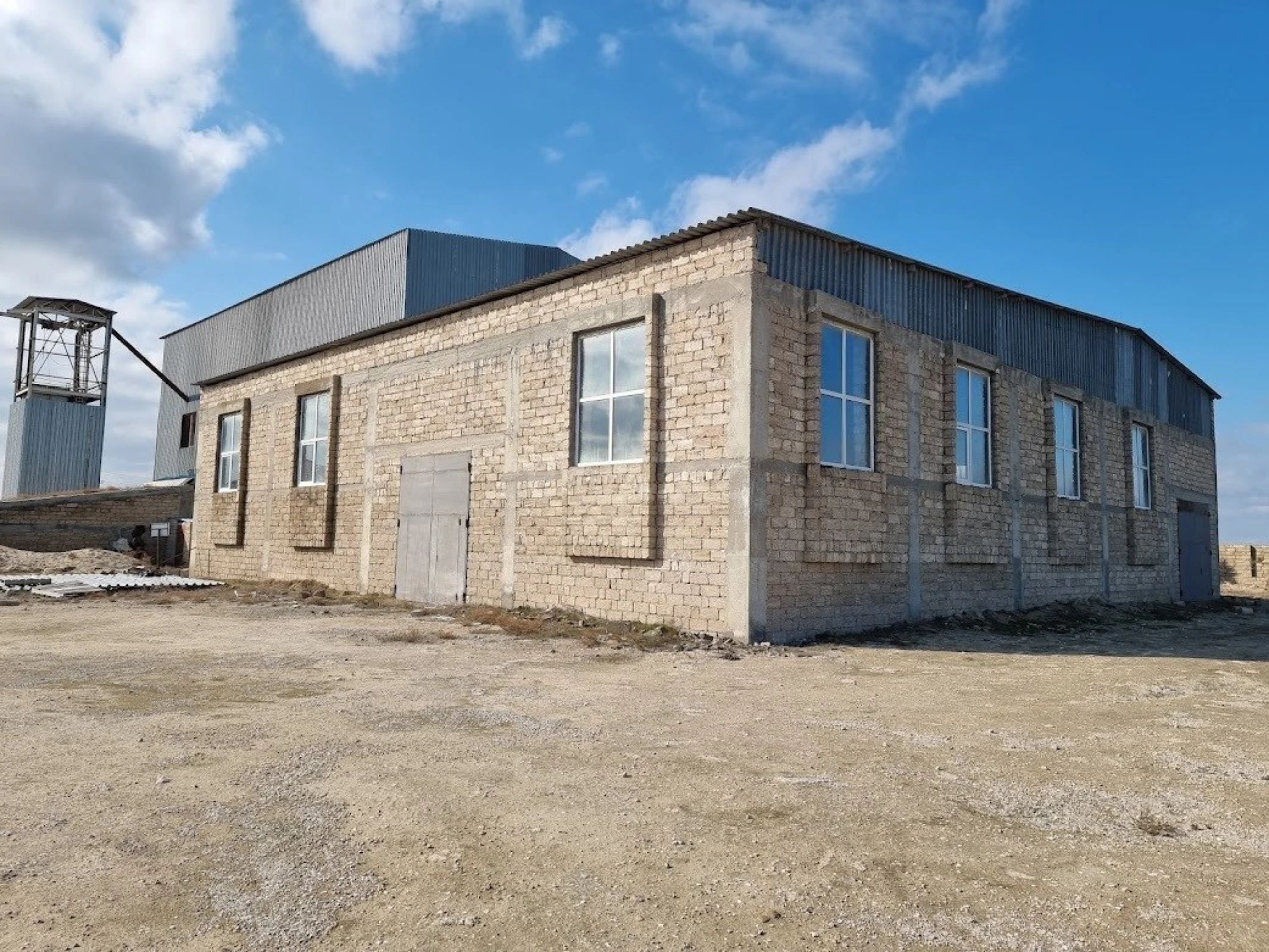 Satılır obyekt 3000 m²