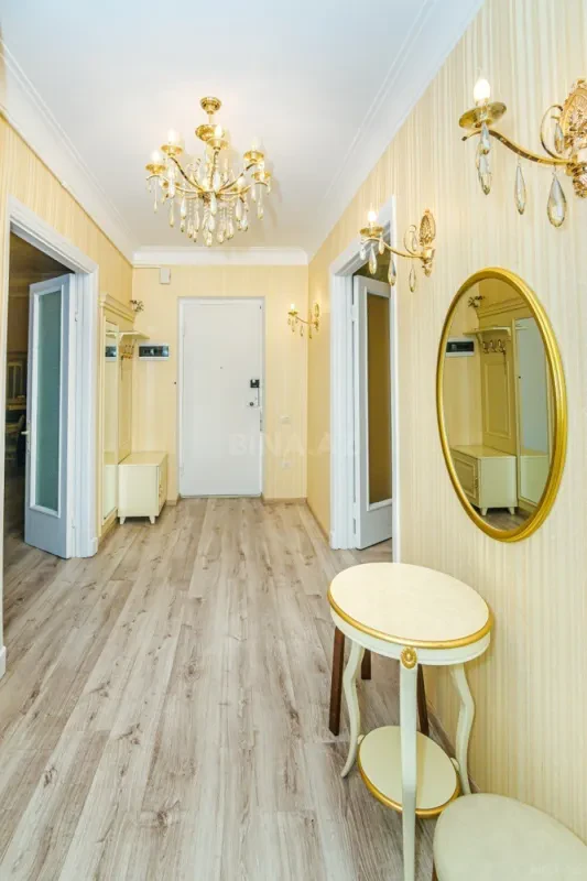 Kirayə verilir 3 otaqlı mənzil 120 m²