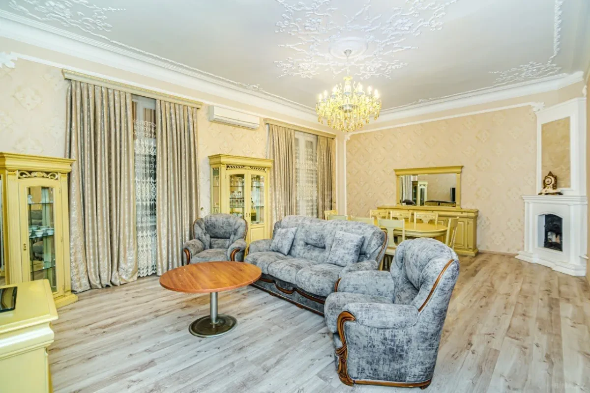 Kirayə verilir 3 otaqlı mənzil 120 m²