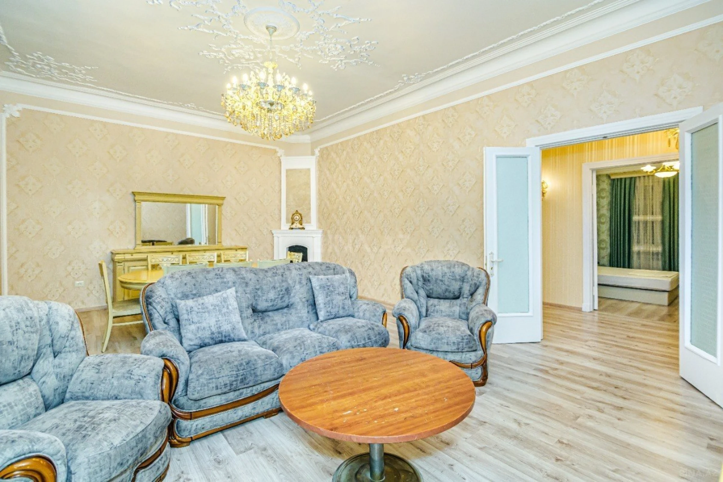 Kirayə verilir 3 otaqlı mənzil 120 m²
