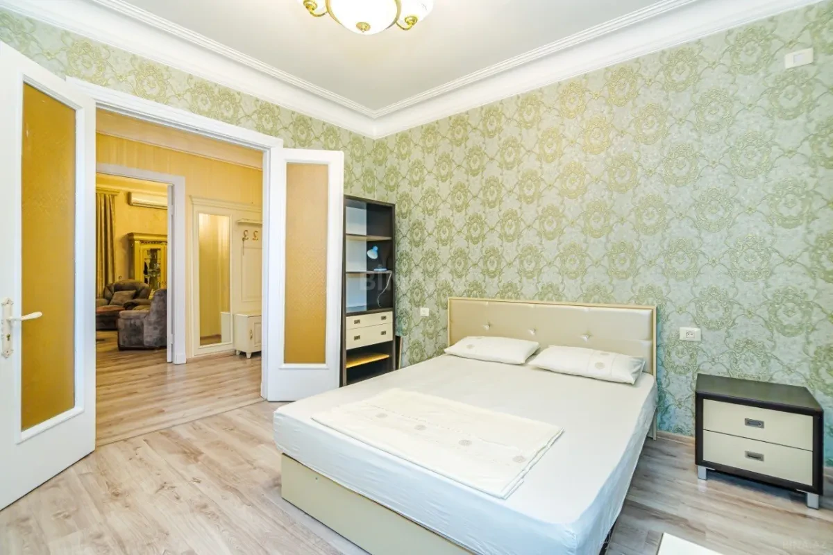 Kirayə verilir 3 otaqlı mənzil 120 m²